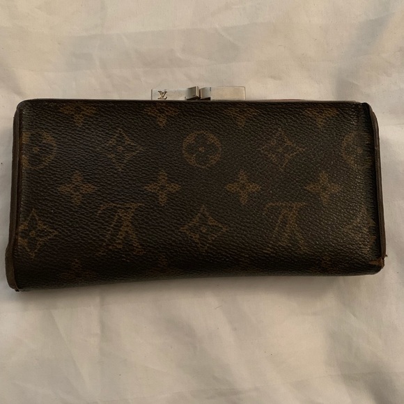 Rare Authentic Louis Vuitton Wallet - Picture 2 of 8